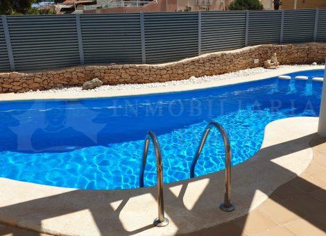 Piscina en La Manga de Murcia.